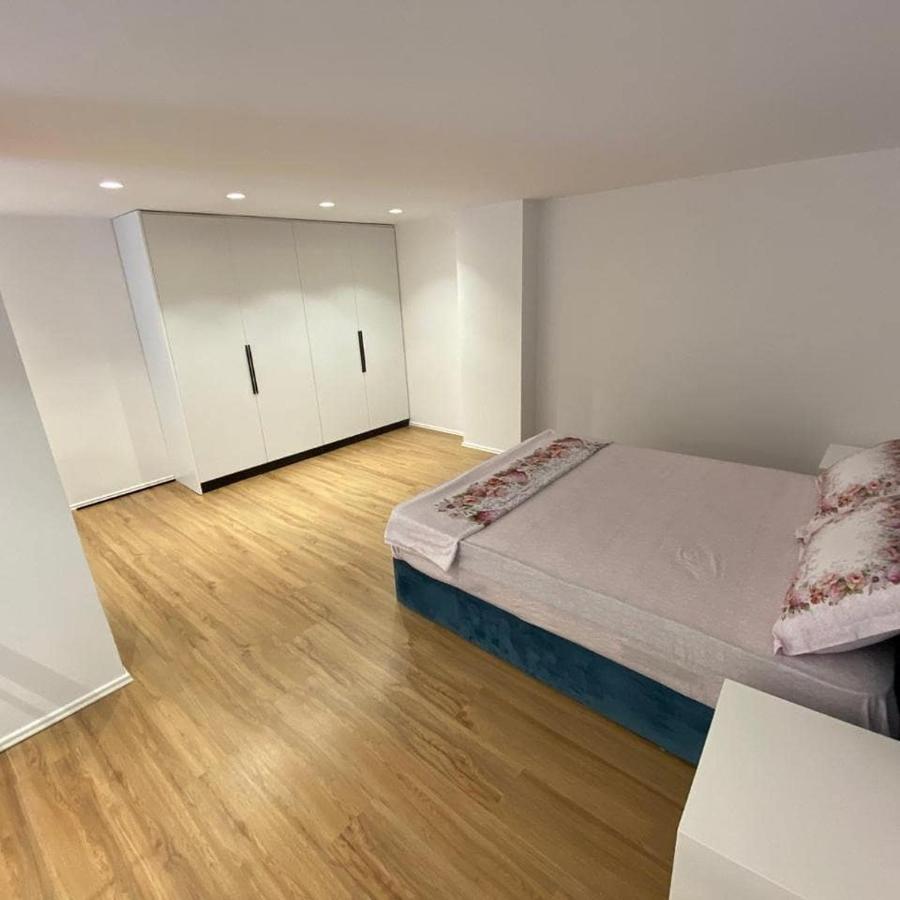 Apartament Me Qera Dublex Lungomare Vlorë エクステリア 写真