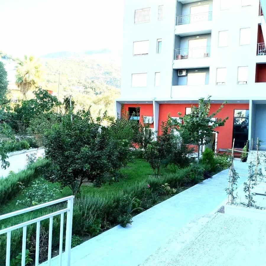 Apartament Me Qera Dublex Lungomare Vlorë エクステリア 写真