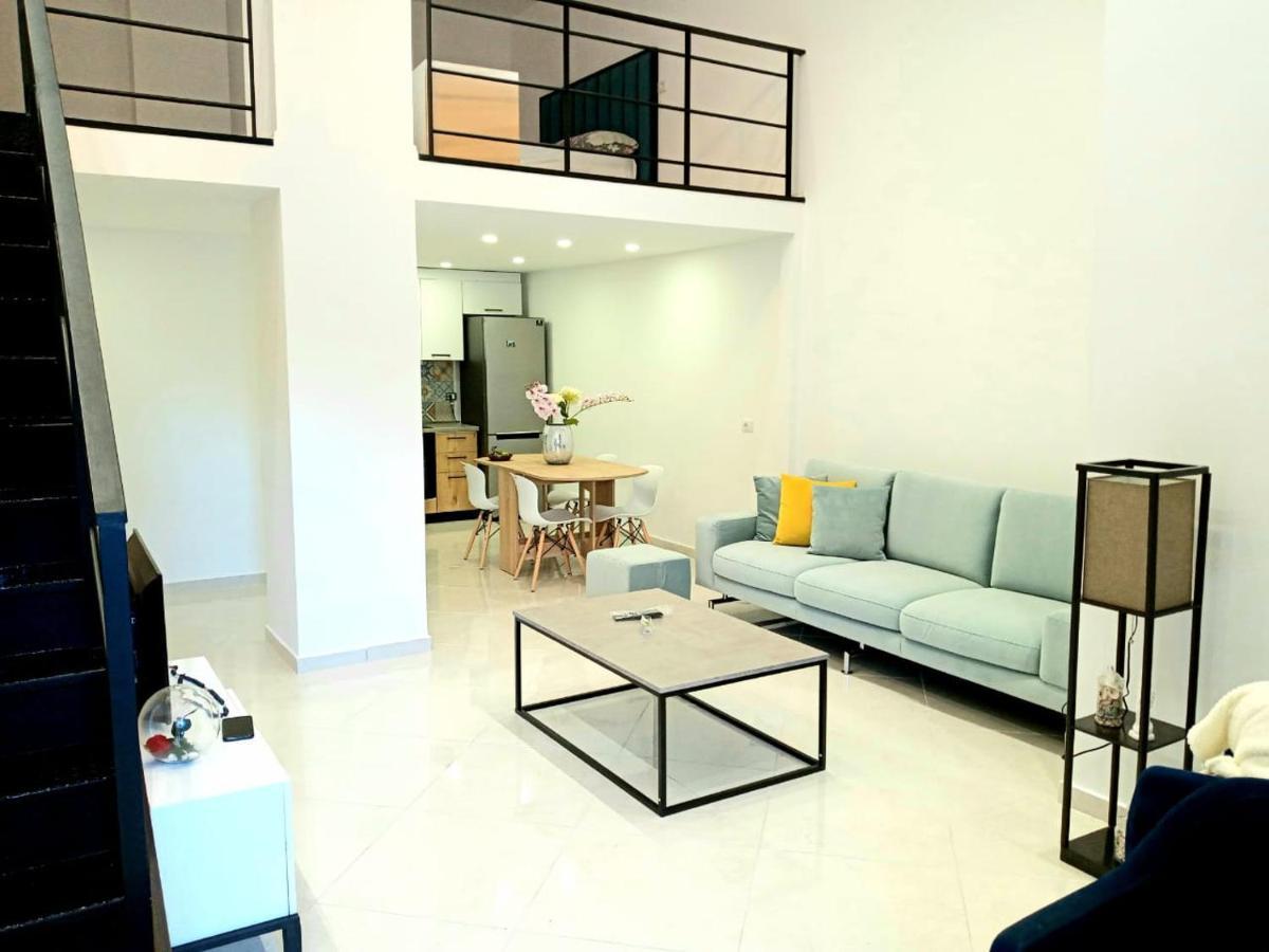 Apartament Me Qera Dublex Lungomare Vlorë エクステリア 写真