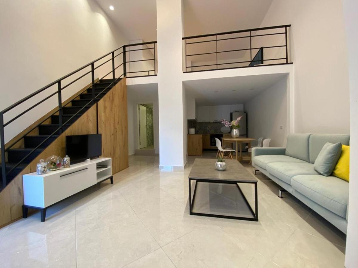 Apartament Me Qera Dublex Lungomare Vlorë エクステリア 写真