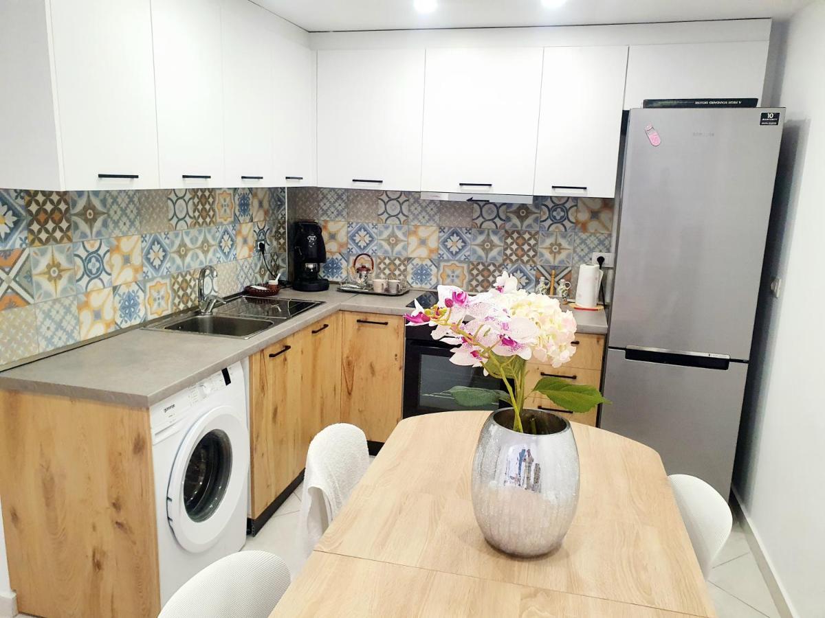 Apartament Me Qera Dublex Lungomare Vlorë エクステリア 写真