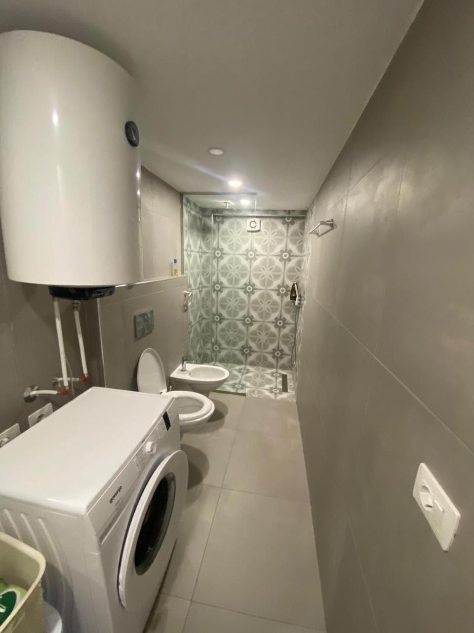 Apartament Me Qera Dublex Lungomare Vlorë エクステリア 写真